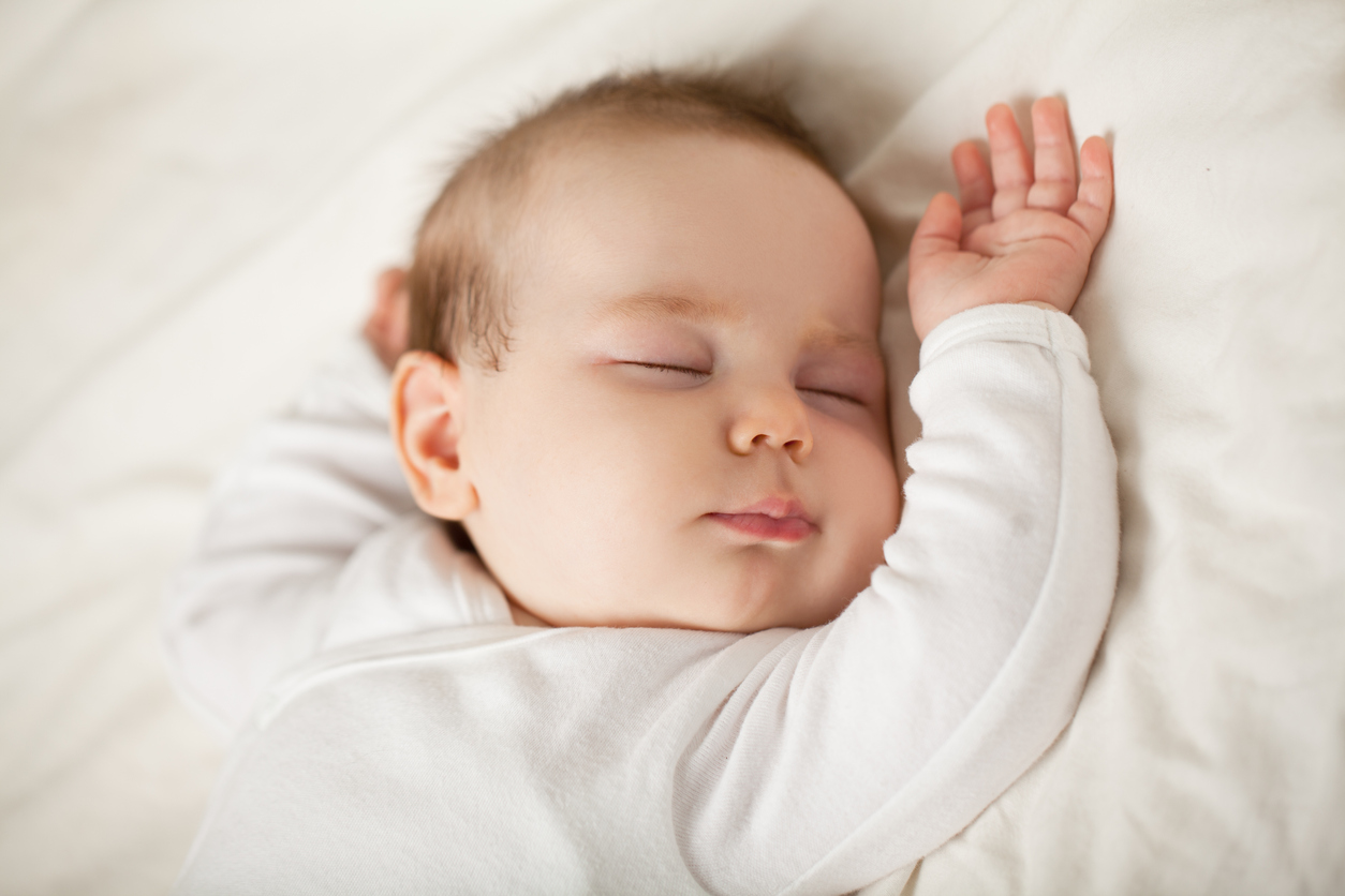 Jak przygotować noworodkowi miejsce do spania?