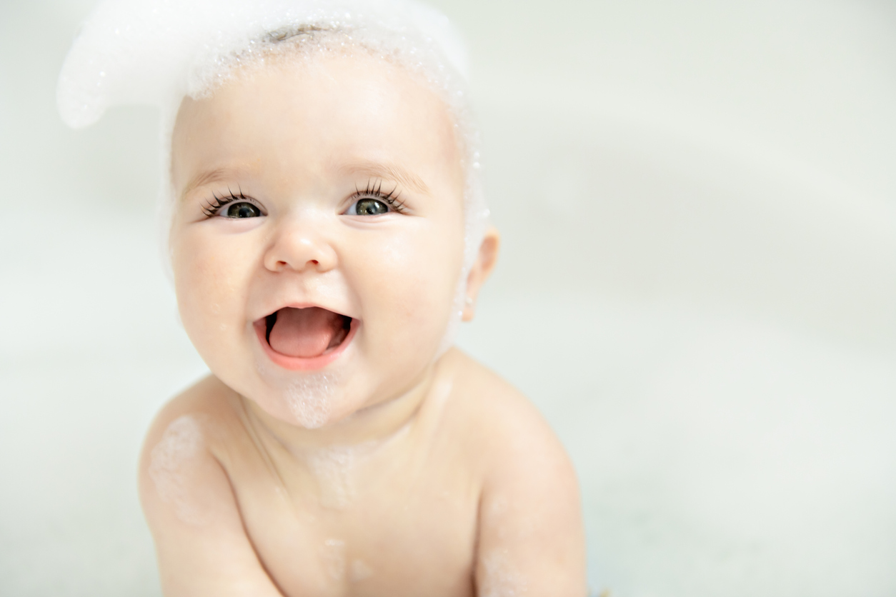 Kąpiel noworodka — postępowanie krok po kroku
