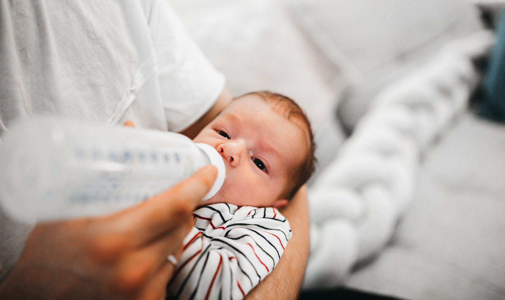 Dawki mleka dla noworodka/iStock