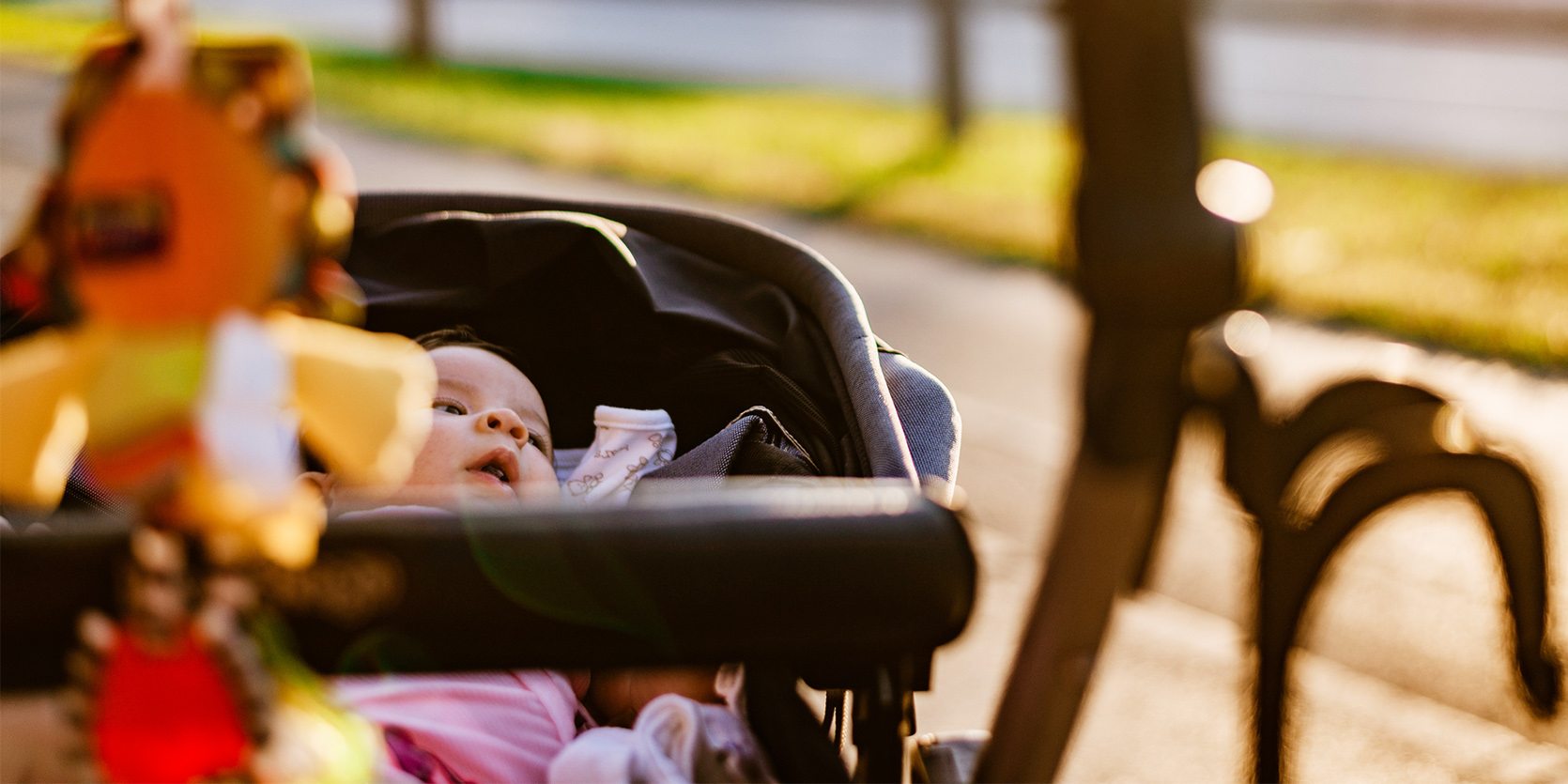 Dlaczego spacer z niemowlakiem jest ważny?/fot. iStock