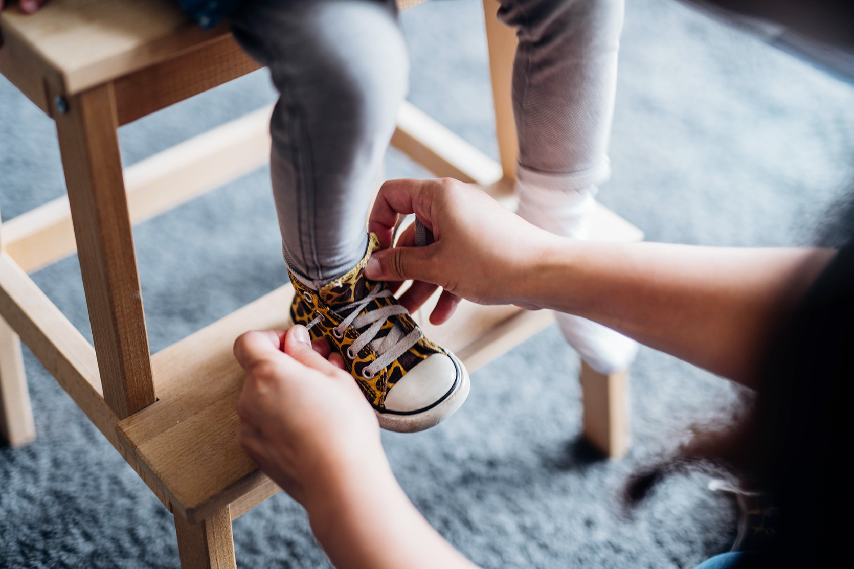 Jakie wybrać pierwsze buty do chodzenia dla dziecka?/fot. Getty Images