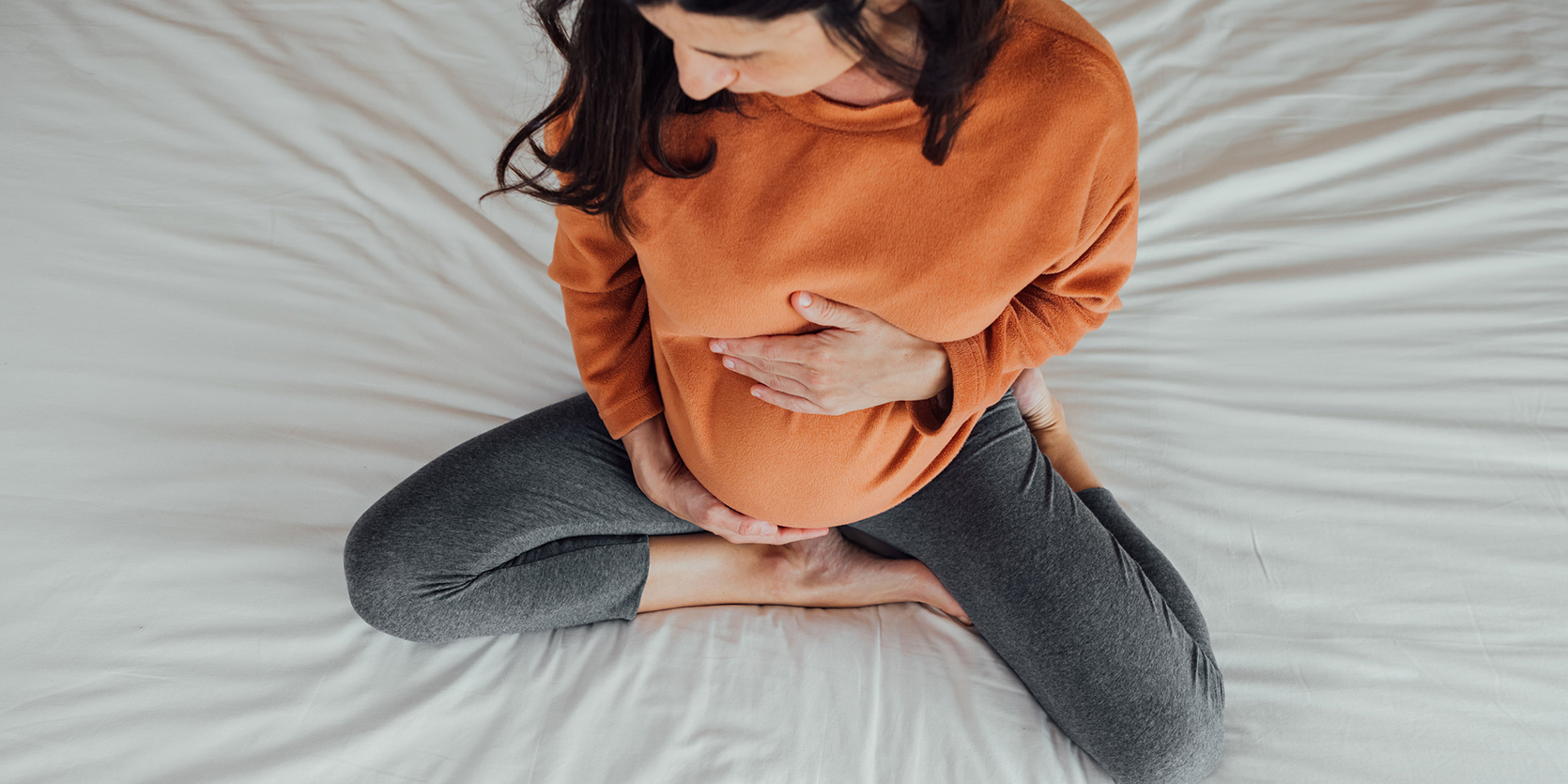 Śluz w ciąży – jak wygląda i co oznacza?