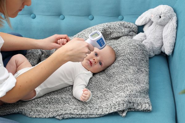 Temperatura u niemowlaka – co musisz wiedzieć?