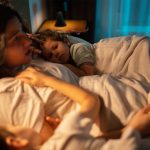 Spanie z dzieckiem – czy to dobry pomysł?