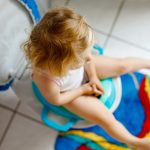 Nakładka na wc – jak nauczyć dziecko z niej korzystać?