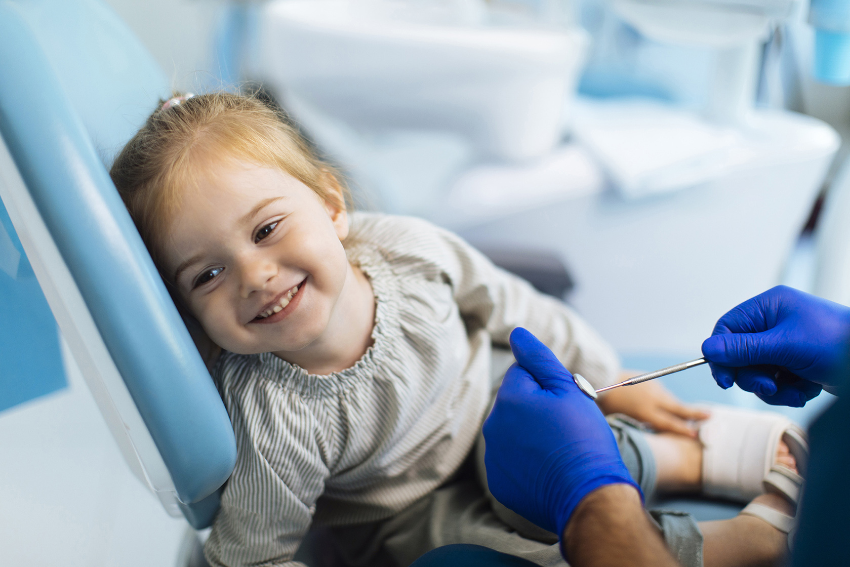 Czy wiesz, co na ból zęba u dziecka? Praktyczne i sprawdzone porady / istock