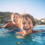 Jak nauczyć dziecko pływać? Praktyczne wskazówki dla rodziców i dzieci
